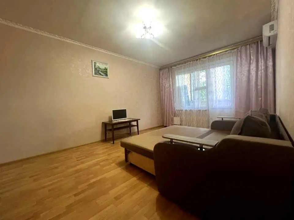 Квартира. Київ, Ревуцького вул.