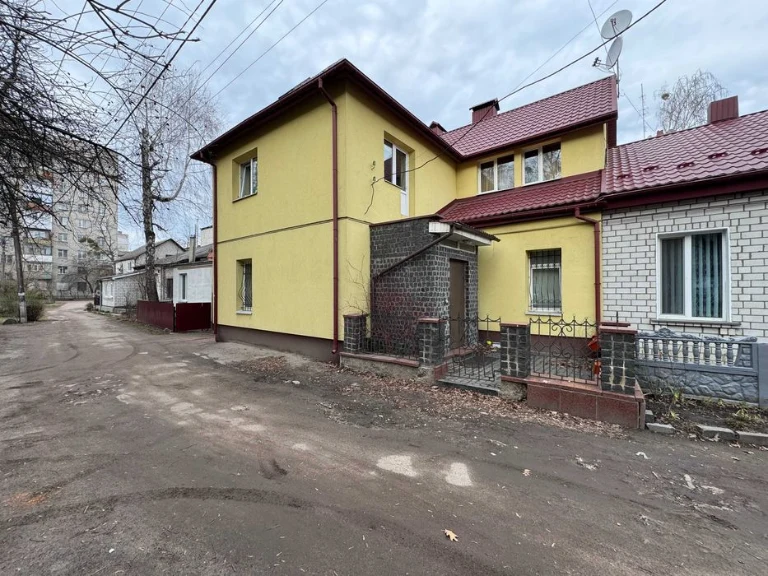 Багаторівнева квартира 214 м² для життя, бізнесу або оренди