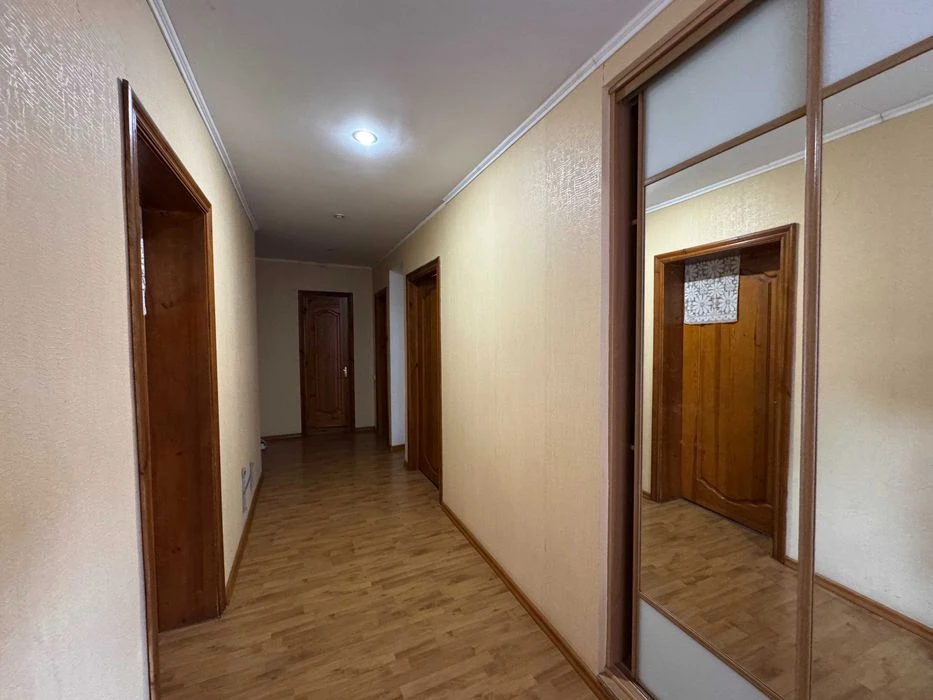 Багаторівнева квартира 214 м² для життя, бізнесу або оренди