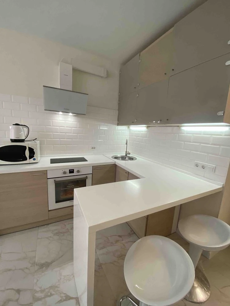 Продаж 1-кімнатної квартири-студії в ЖК "Метро Парк". Метро