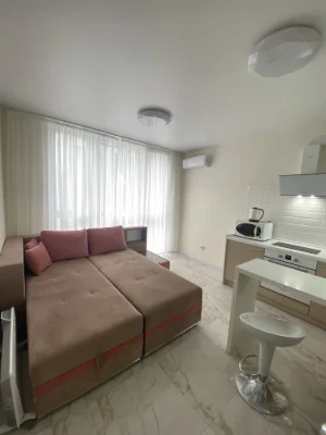 Продаж 1-кімнатної квартири-студії в ЖК "Метро Парк". Метро