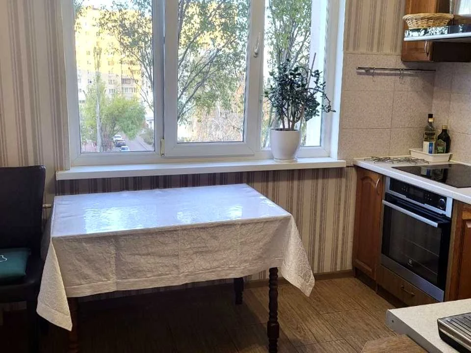 Квартира. Київ, вулиця Печенізька
