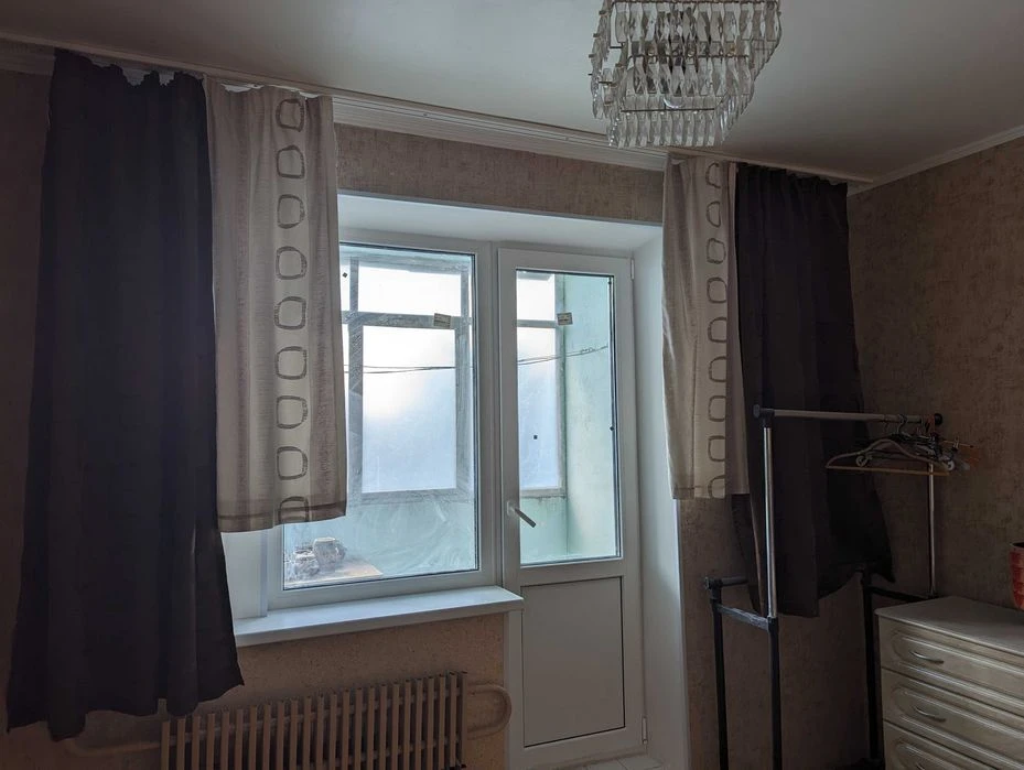 Selling a 4-room apartment, four-room apartment 522, M. Saltovskaya microdistrict