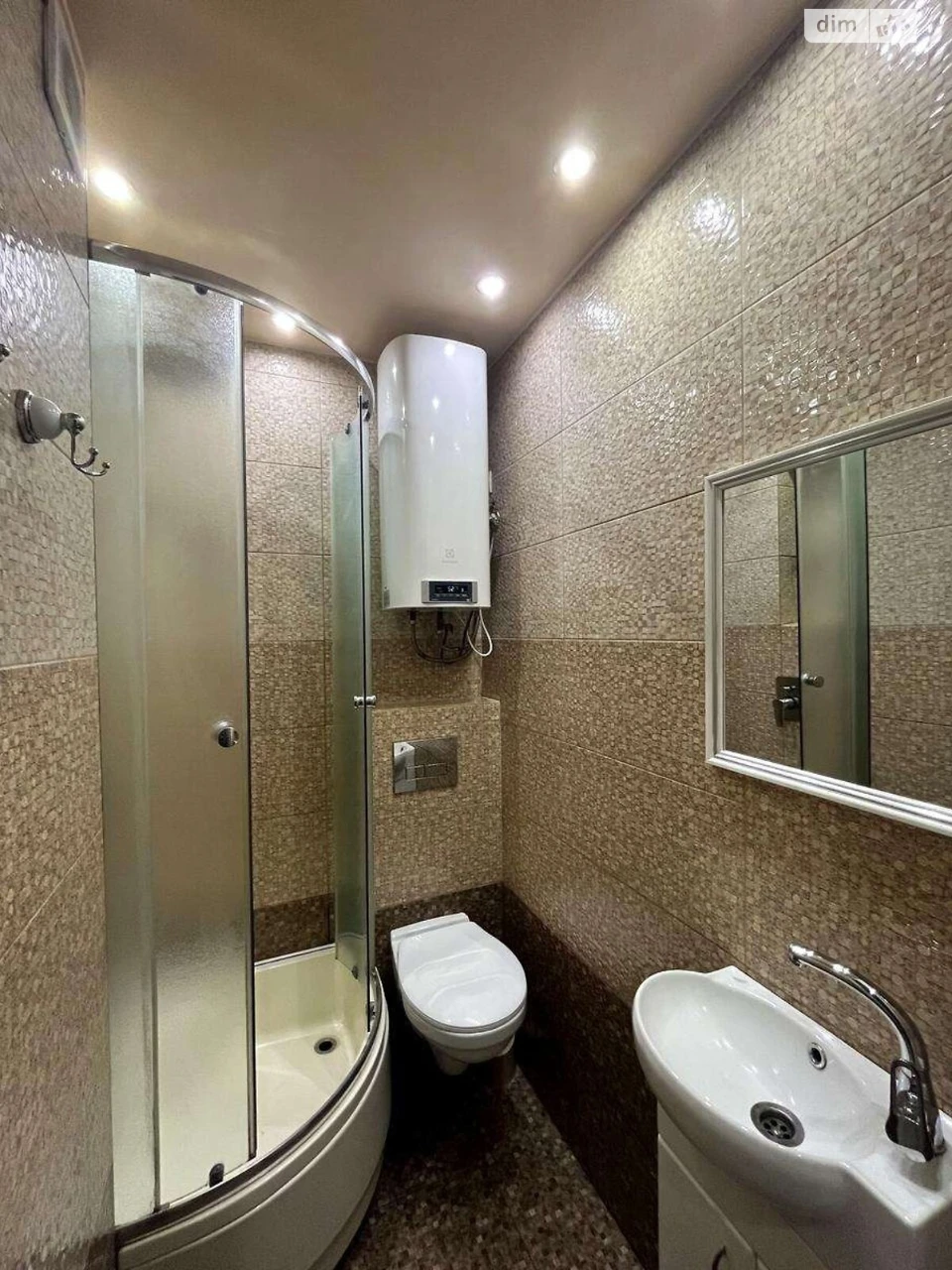 Long-Term Rental Apartment Podilsky