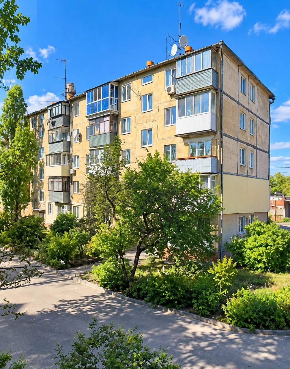 FOR SALE 1-bedroom apartment in Dnipro, Batumska Street, district