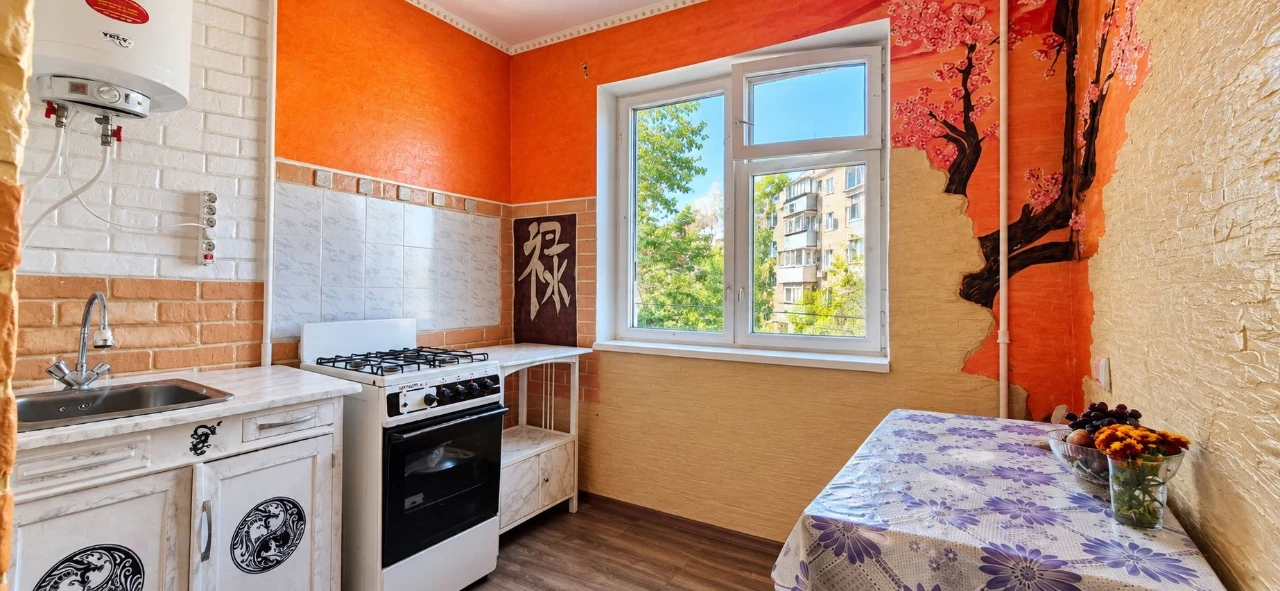 FOR SALE 1-bedroom apartment in Dnipro, Batumska Street, district