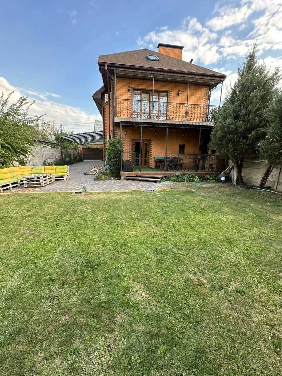 Продається Чудовий Дім 250 м² селище Кірова Академіка Павлова