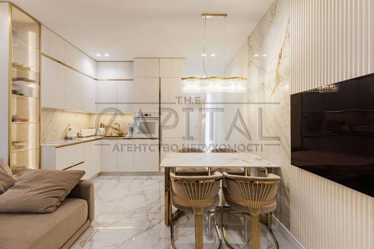 Generator / Sale of a designer 2-room apartment in the "Francouzsky Kvartal 2" residential complex