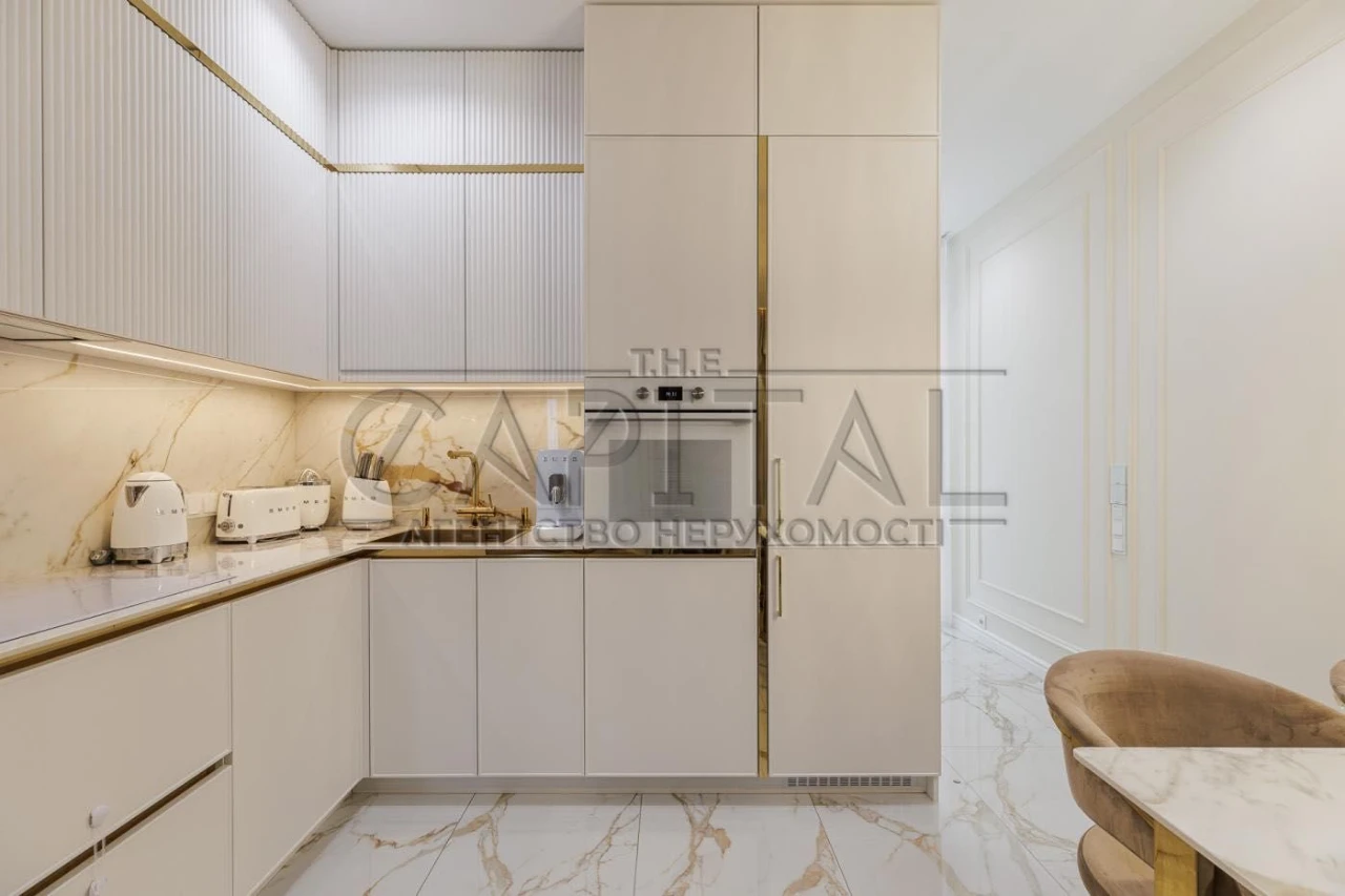 Generator / Sale of a designer 2-room apartment in the "Francouzsky Kvartal 2" residential complex