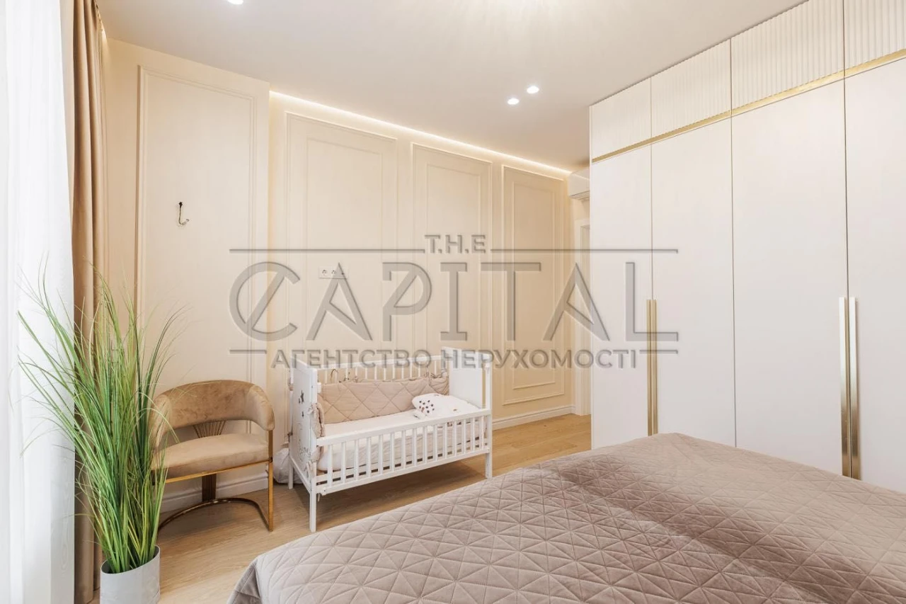 Generator / Sale of a designer 2-room apartment in the "Francouzsky Kvartal 2" residential complex