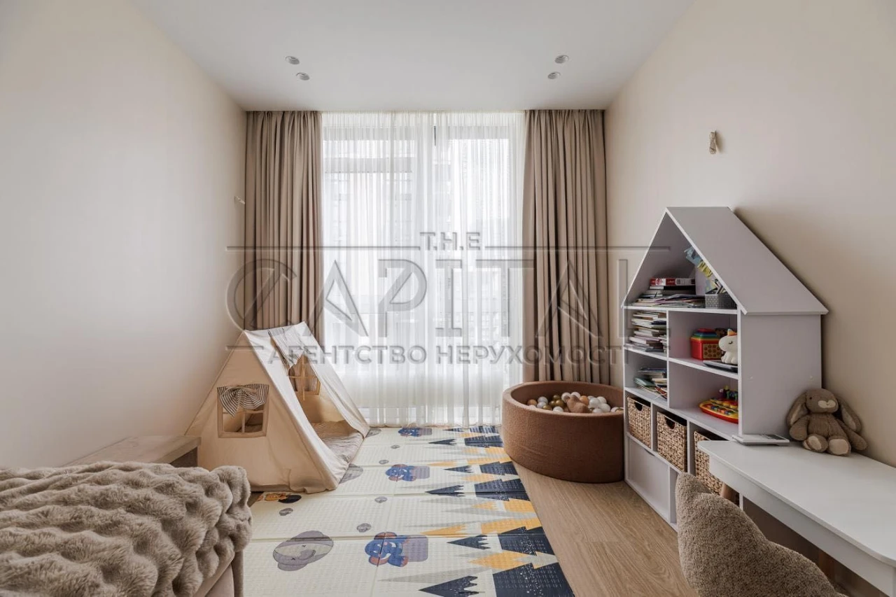 Generator / Sale of a designer 2-room apartment in the "Francouzsky Kvartal 2" residential complex