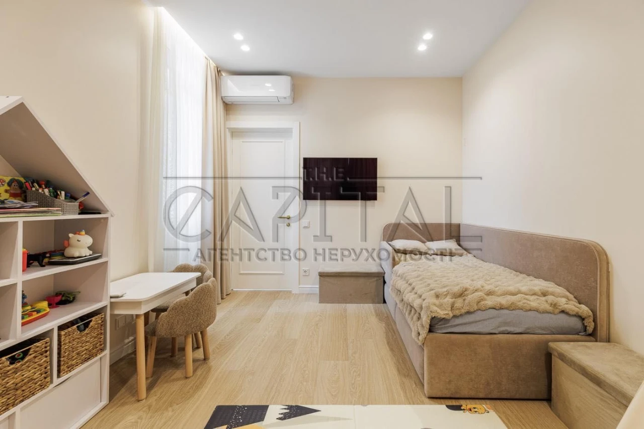 Generator / Sale of a designer 2-room apartment in the "Francouzsky Kvartal 2" residential complex