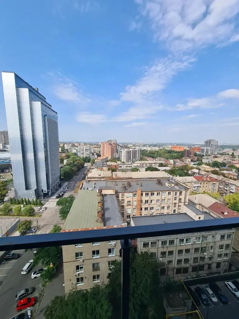 For Sale 3-bedroom apartment, Center (Kirovsky), Geneva Residence