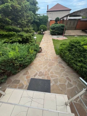 For sale, a large house with renovation