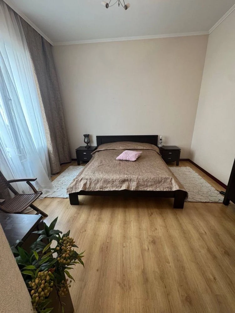 For sale, a large house with renovation