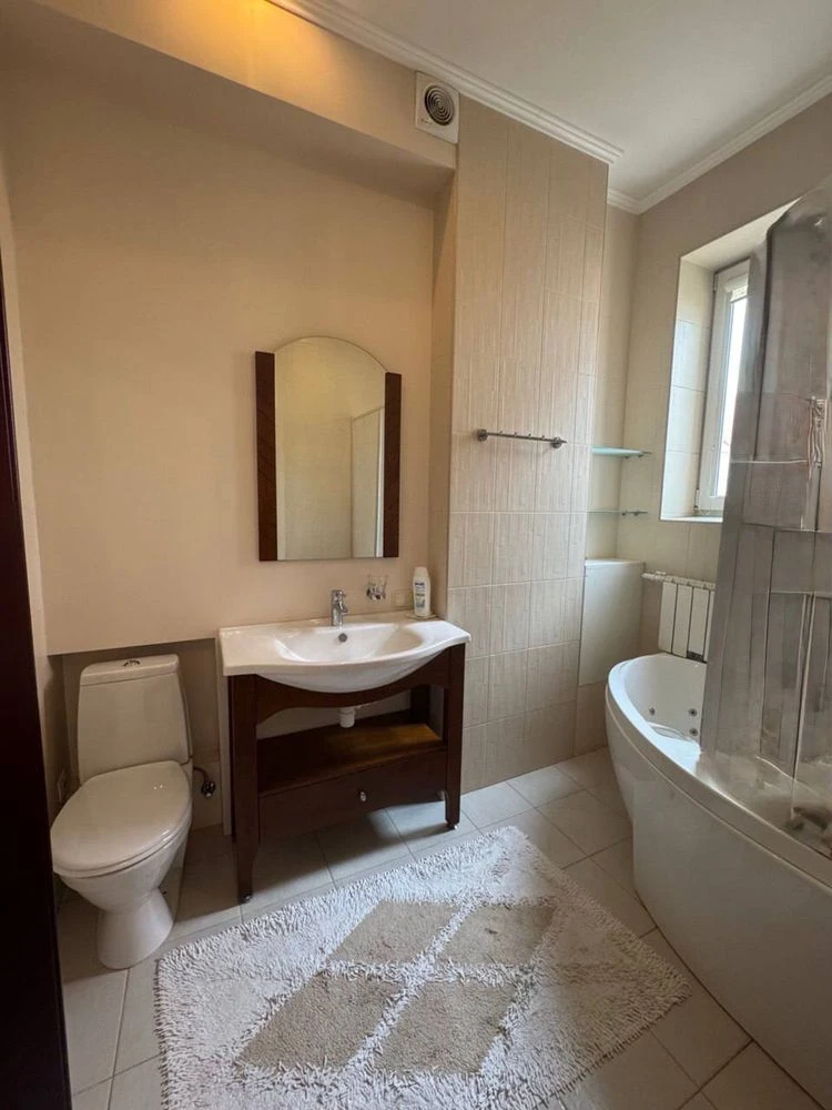 For sale, a large house with renovation
