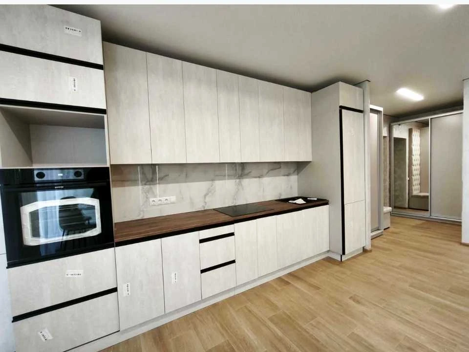 Apartment. Uzhhorod, Boris Tlekhasa St.