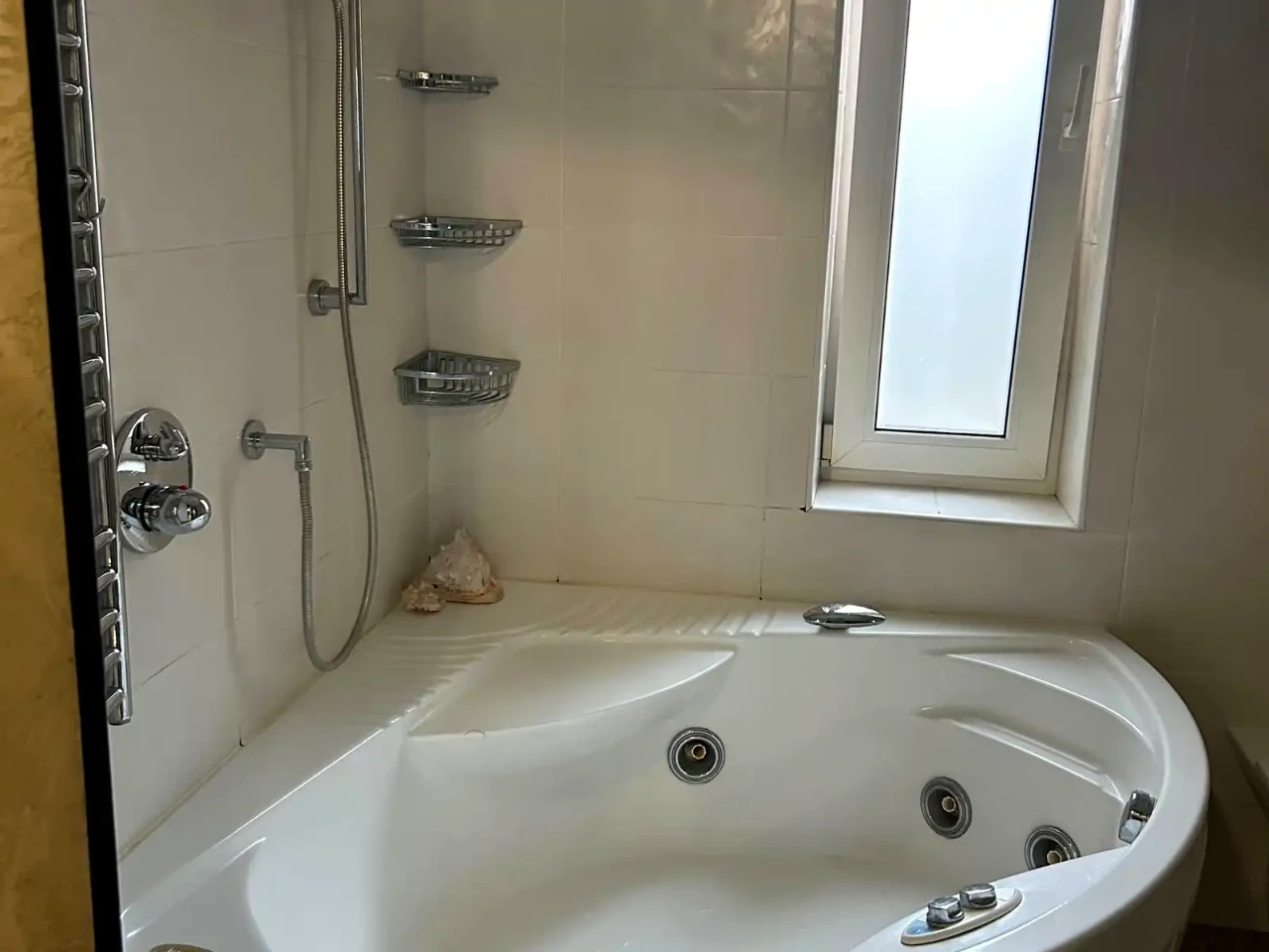 Rent 3-room apartment 77 sq m, 9th floor