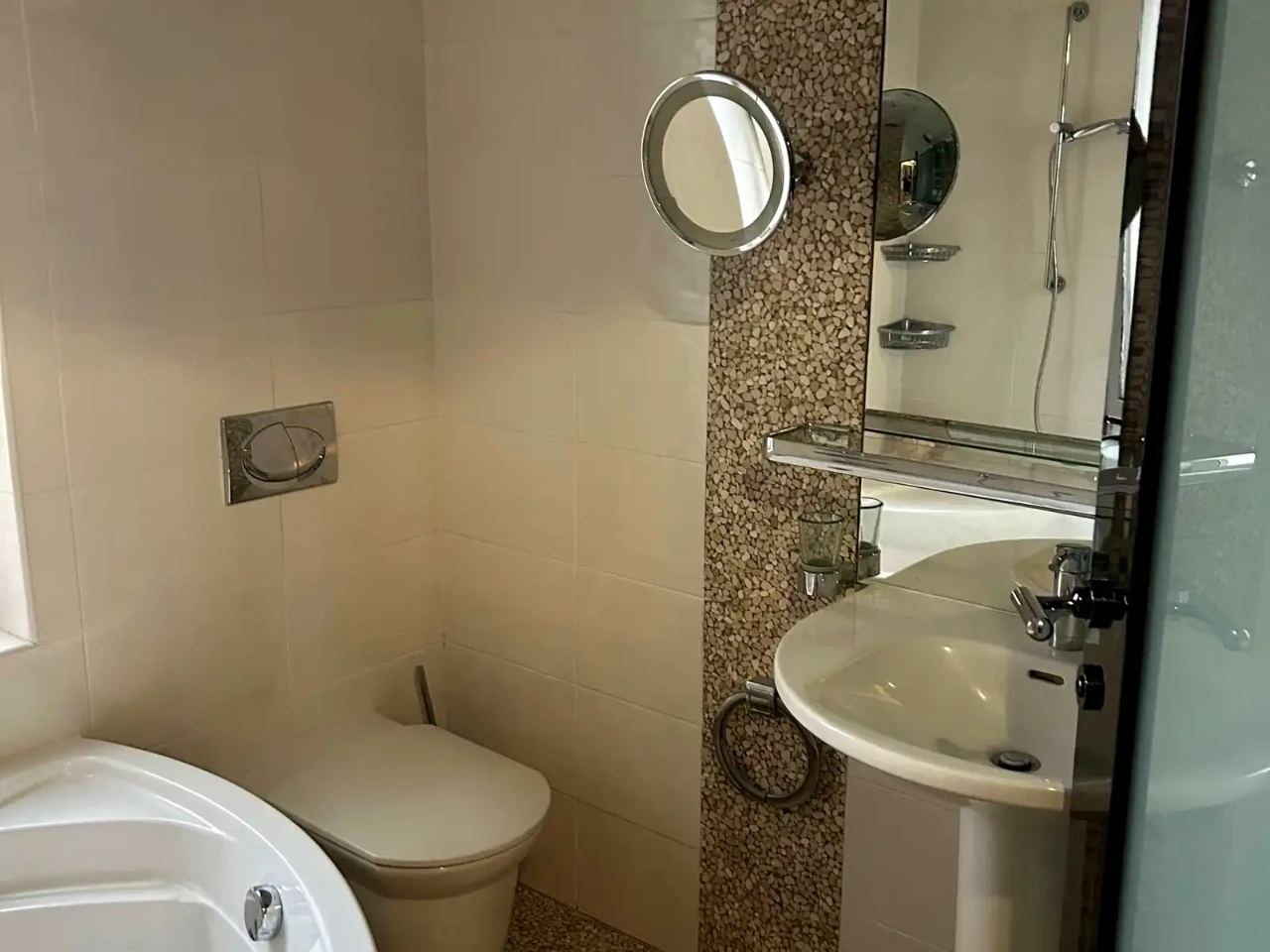 Rent 3-room apartment 77 sq m, 9th floor