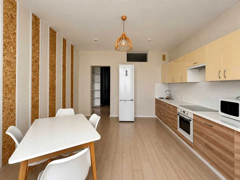 Apartment. Peremyshlenska st.