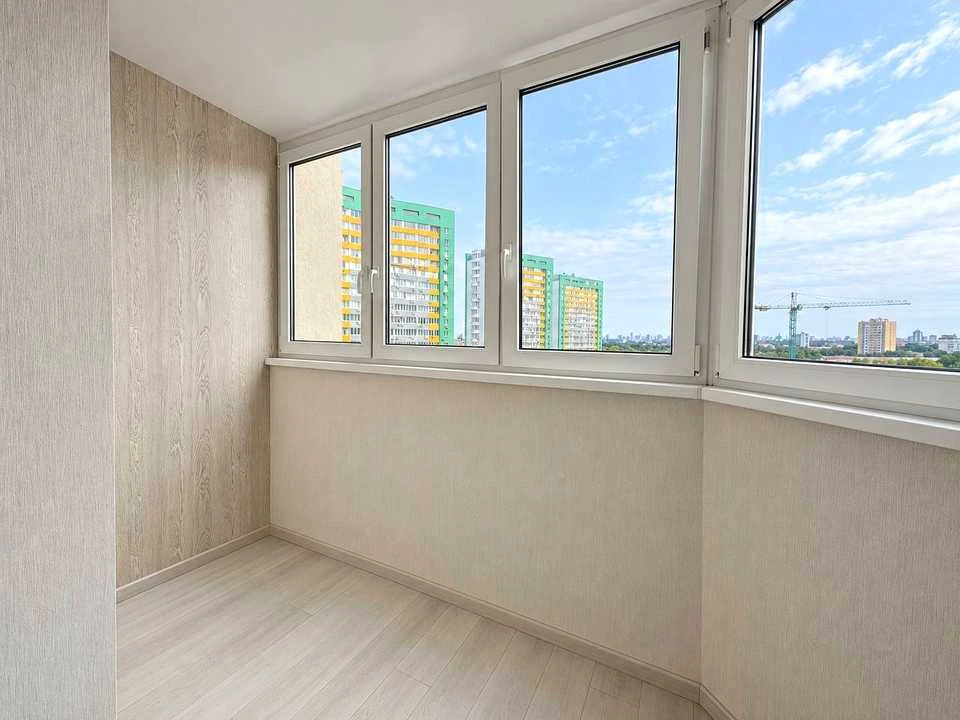 Apartment. Peremyshlenska st.