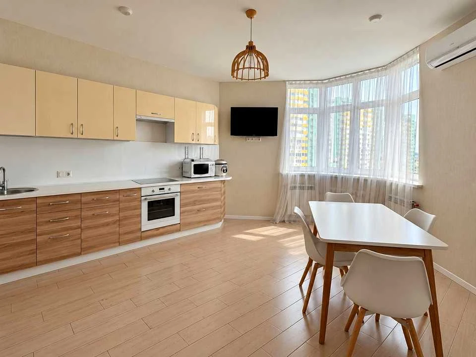Apartment. Peremyshlenska st.