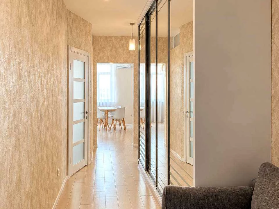Apartment. Peremyshlenska st.