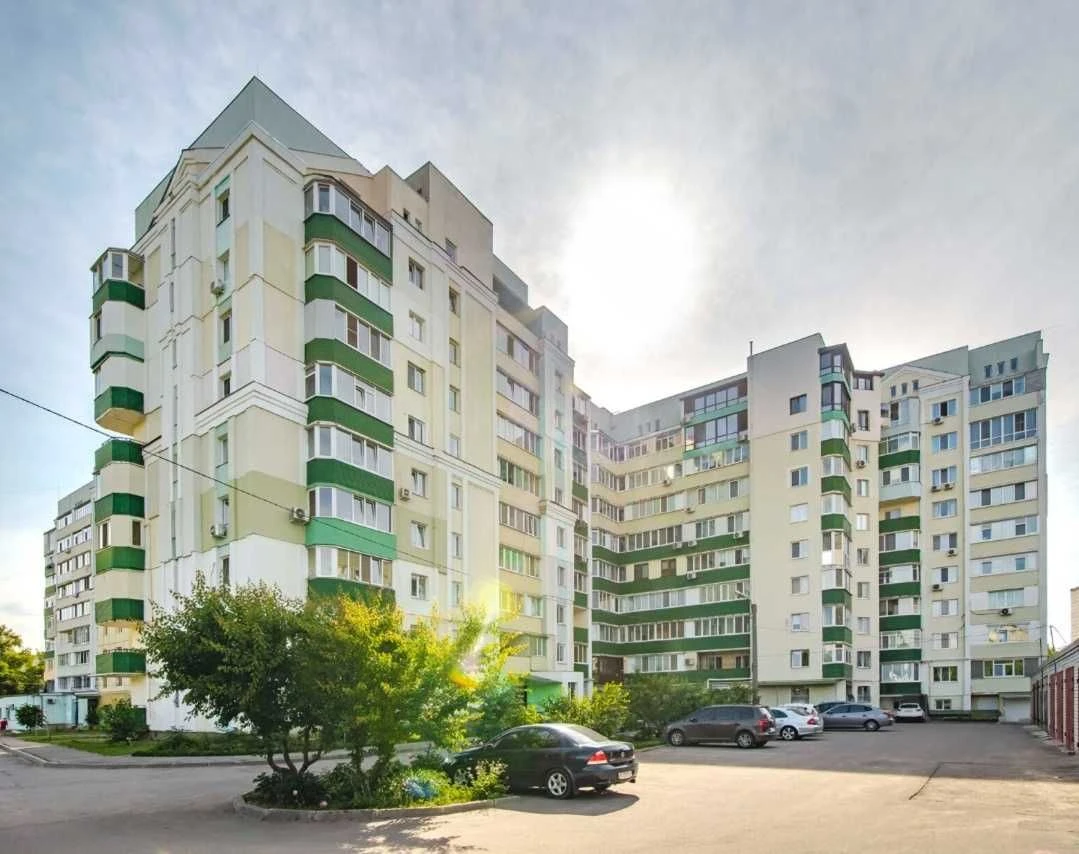 For Sale New Building Salto ul. Traktorostroitel' 3-room apartment