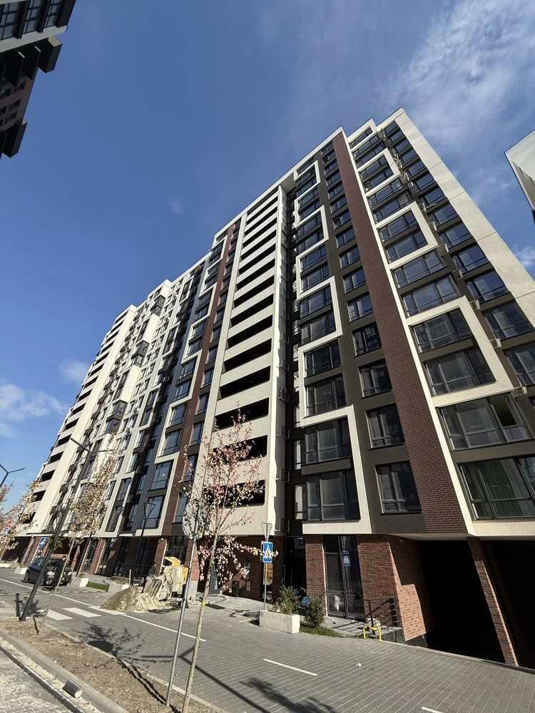 Sale of a large two-bedroom apartment in the Manhattan residential complex in Iвано-