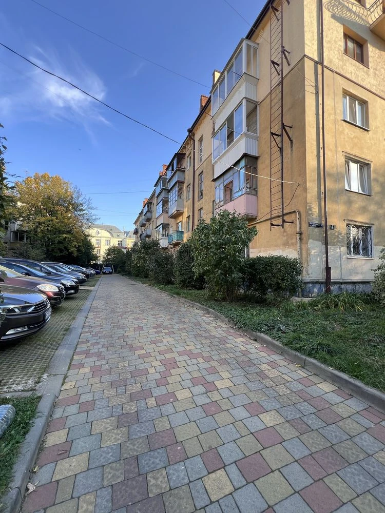 Sale of a 2-room apartment on Kvitneva Street, Lviv 85000$