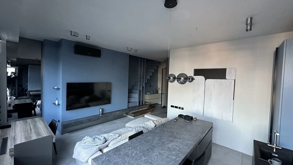 Top apartment in the center of Kyiv. TERRACE, jacuzzi. URGENT!