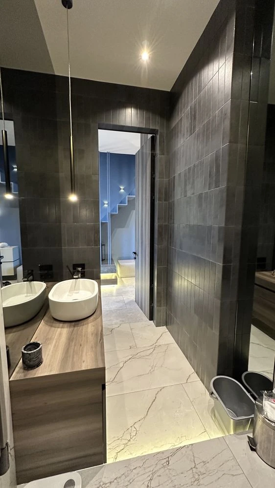 Top apartment in the center of Kyiv. TERRACE, jacuzzi. URGENT!