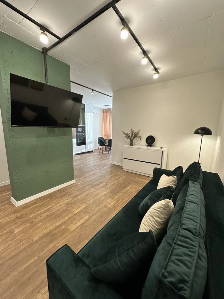 продаж 1 кімнатна Лісопарковий