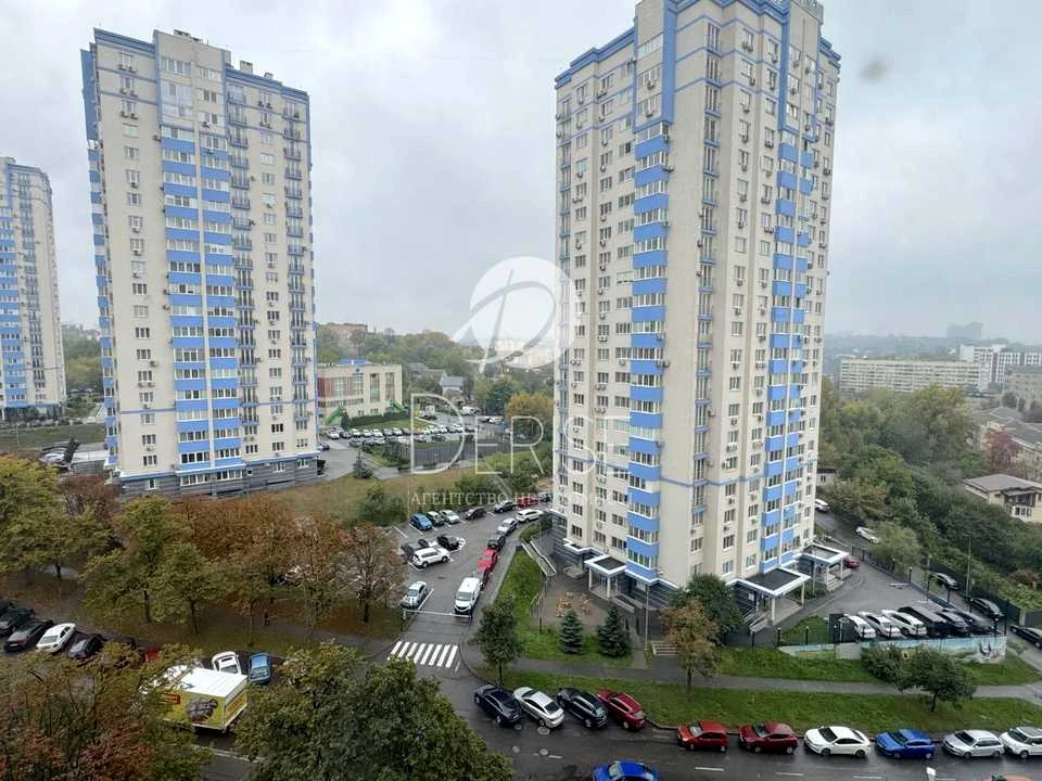 Квартира. Київ, Деміївська вулиця