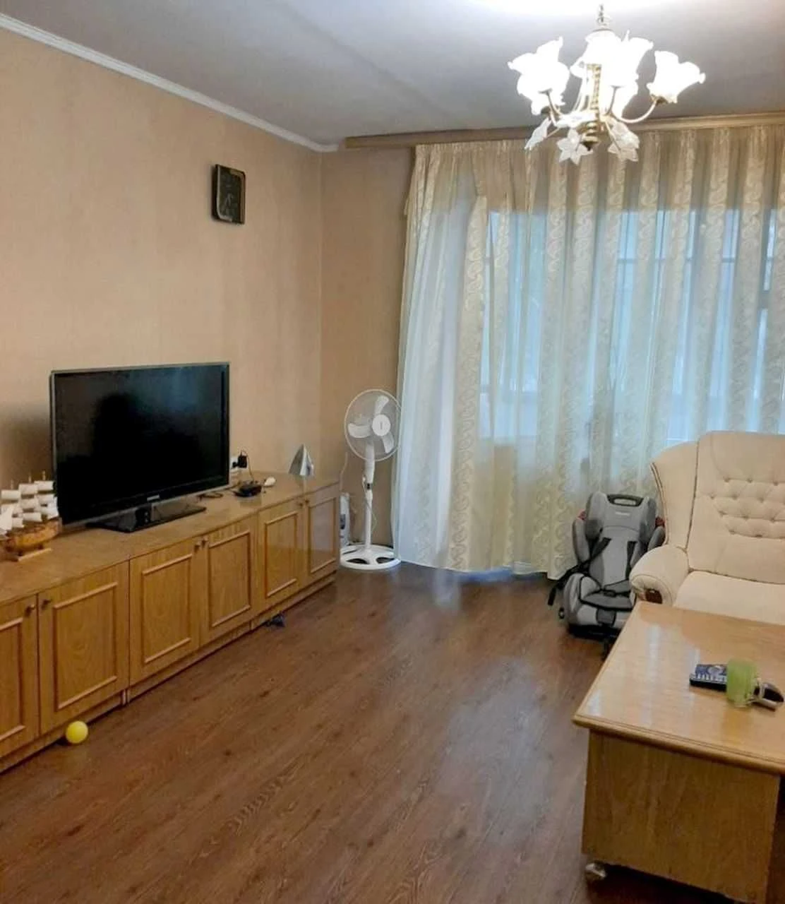 For sale 5-room apartment (Czech-style) in Levoberezhny-3