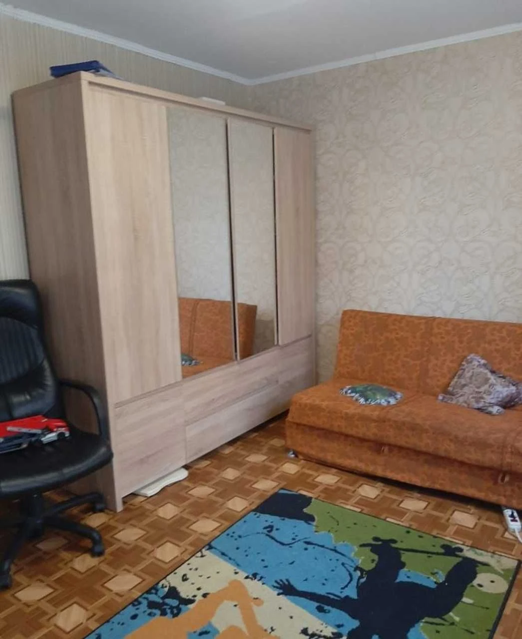 For sale 5-room apartment (Czech-style) in Levoberezhny-3