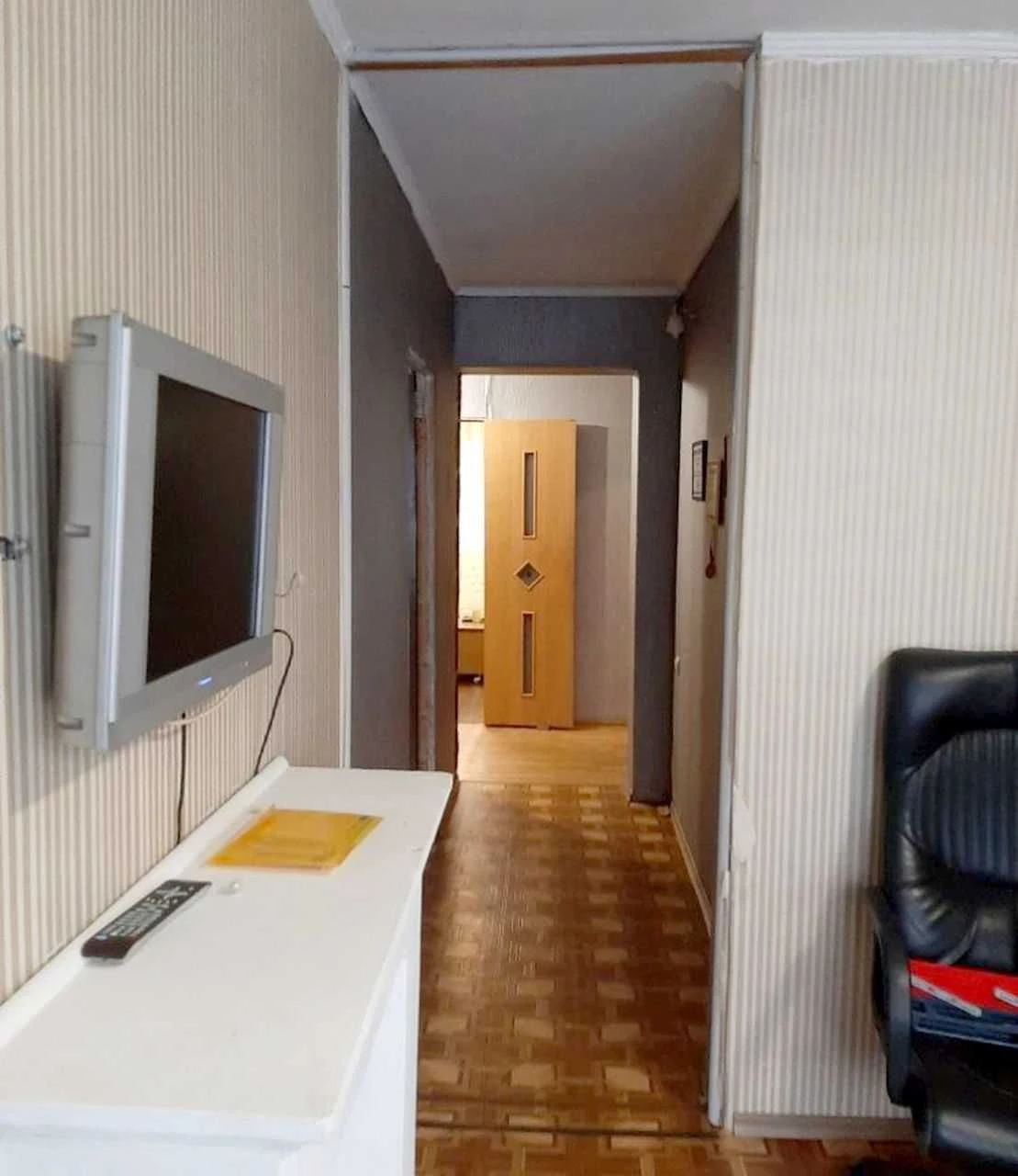 For sale 5-room apartment (Czech-style) in Levoberezhny-3