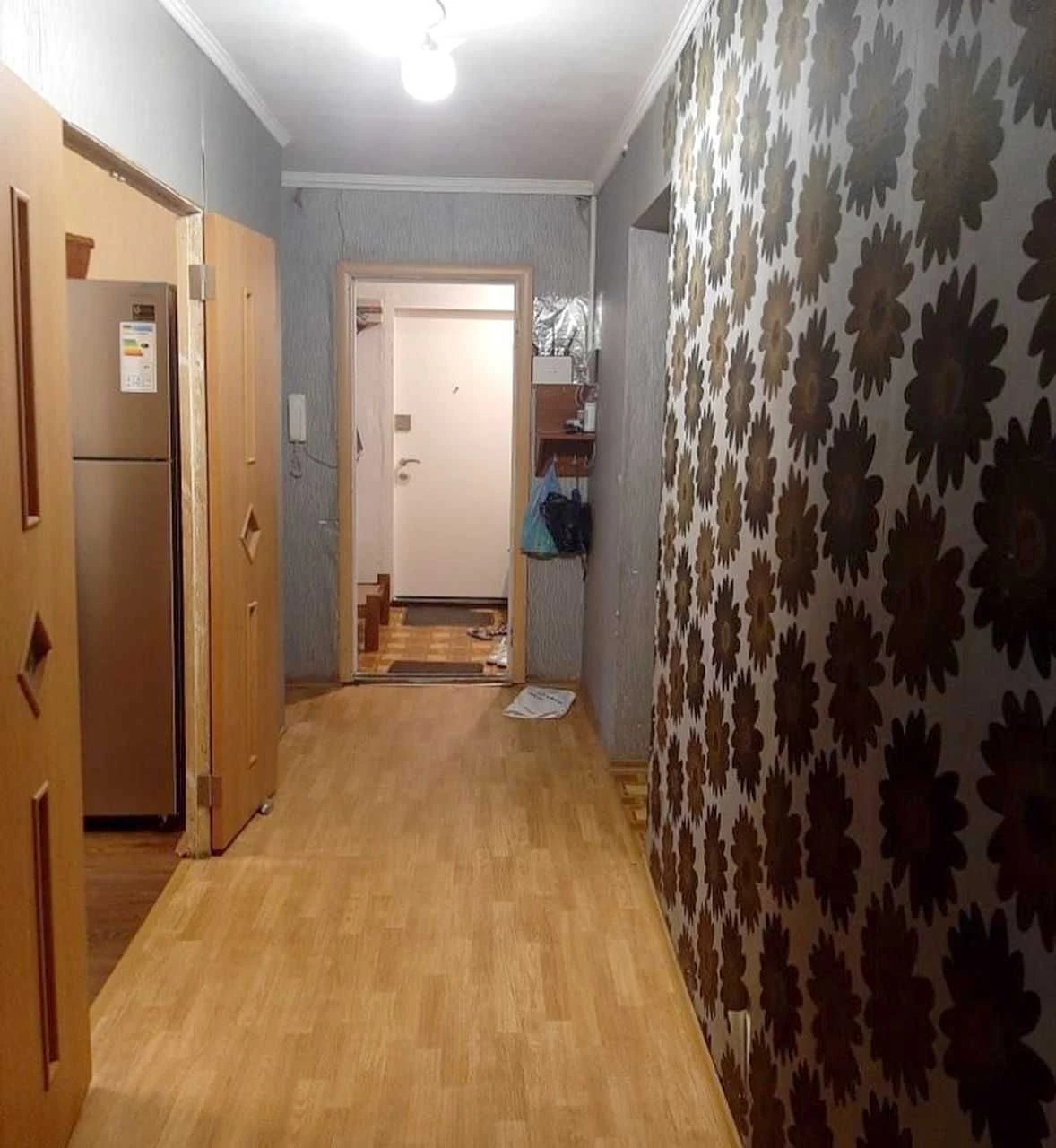 For sale 5-room apartment (Czech-style) in Levoberezhny-3