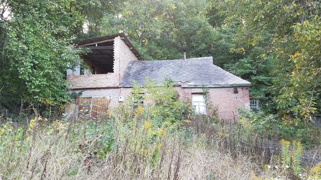 Власник. Колiйна 171.  12,5 соток. Комунiкацii. Пiд ремонт а