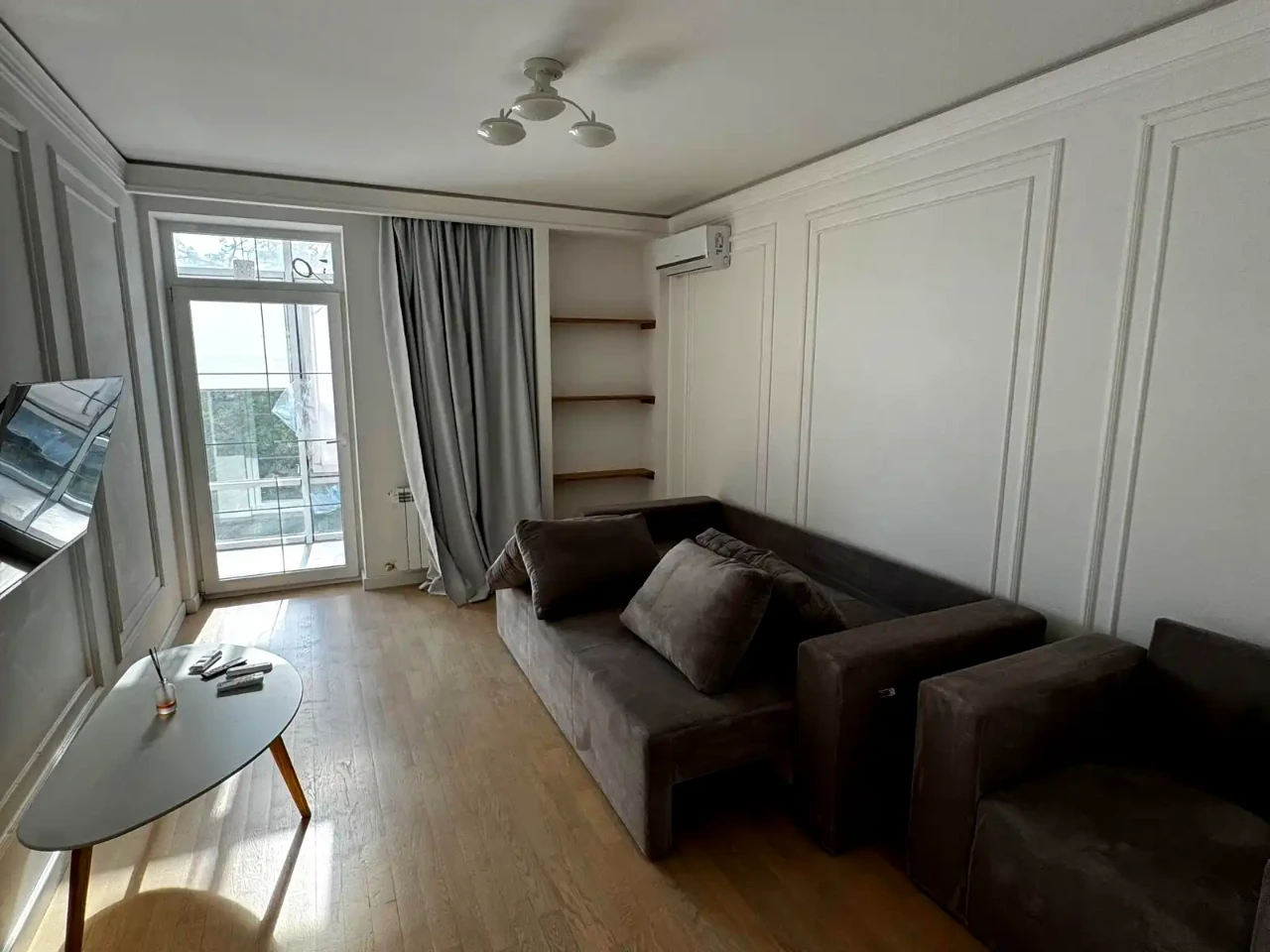 Rent 2-bedroom apartment 70 sq m on the 4th floor