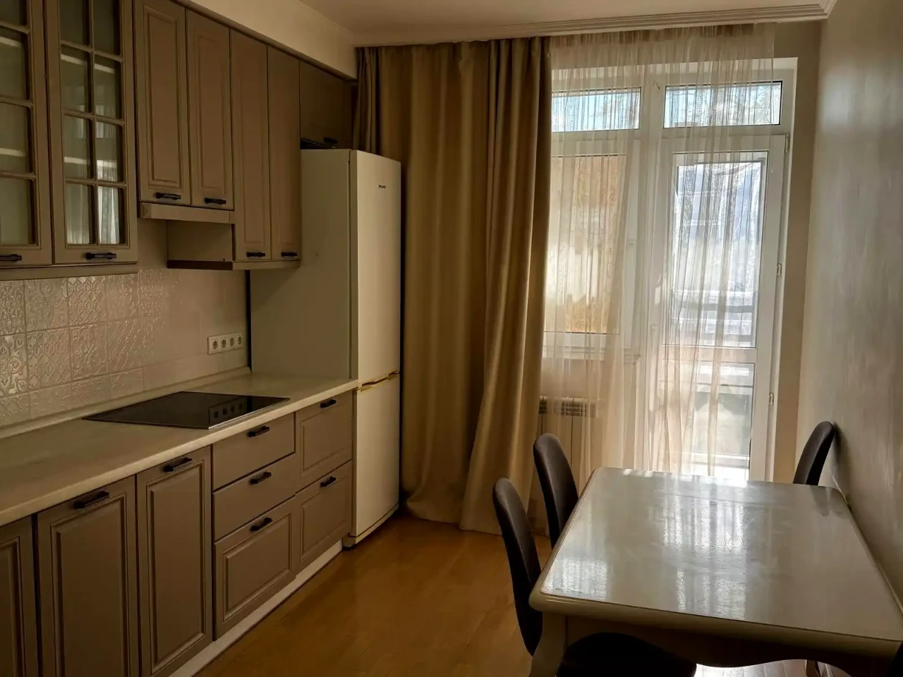 Rent 2-bedroom apartment 70 sq m on the 4th floor