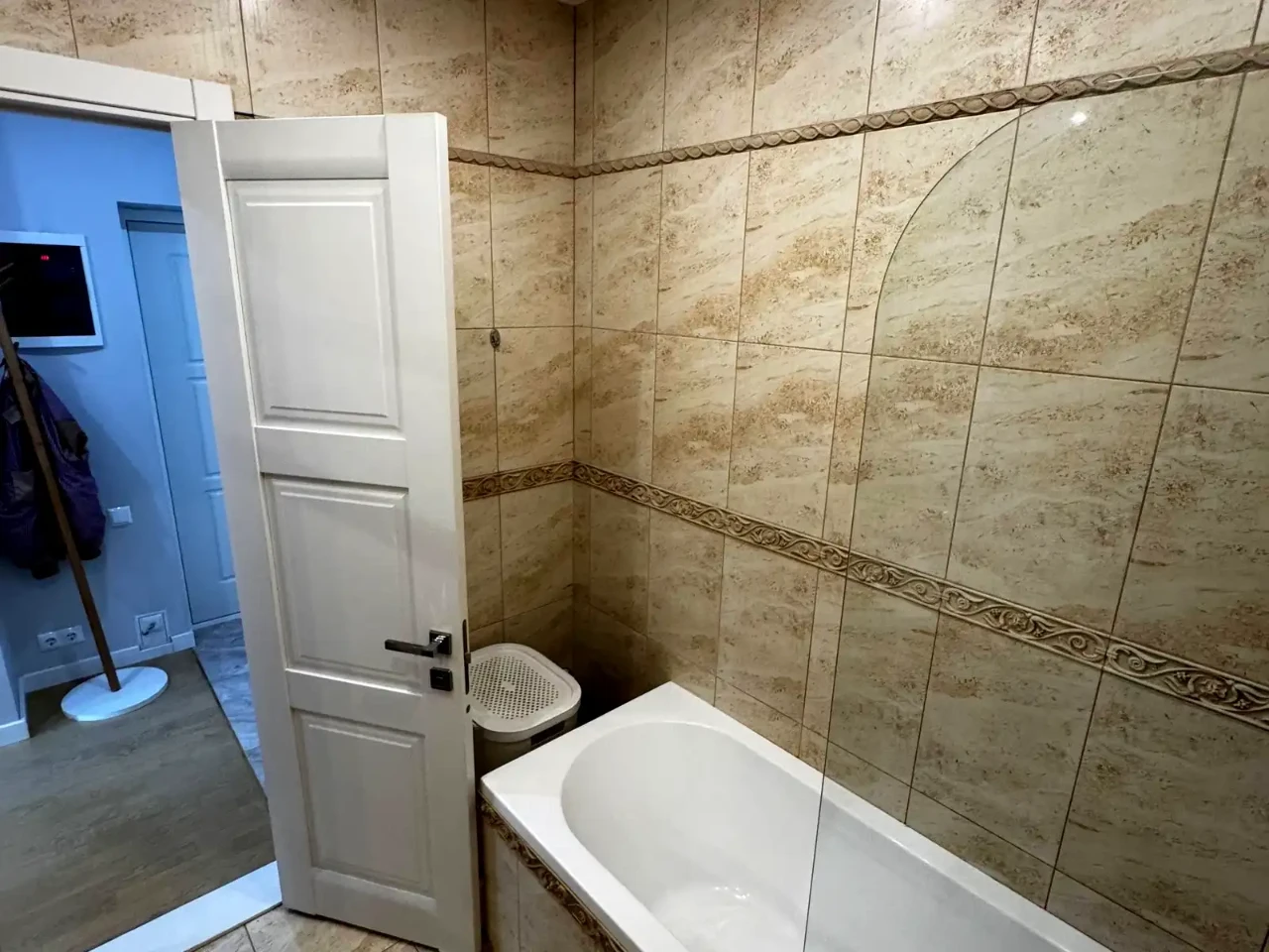 Rent 2-bedroom apartment 70 sq m on the 4th floor