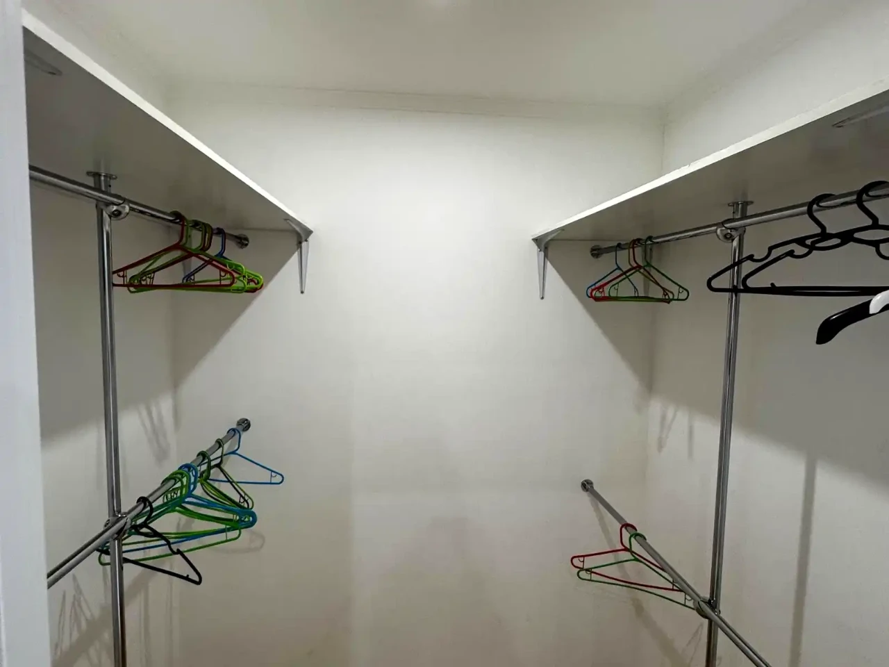 Rent 2-bedroom apartment 70 sq m on the 4th floor