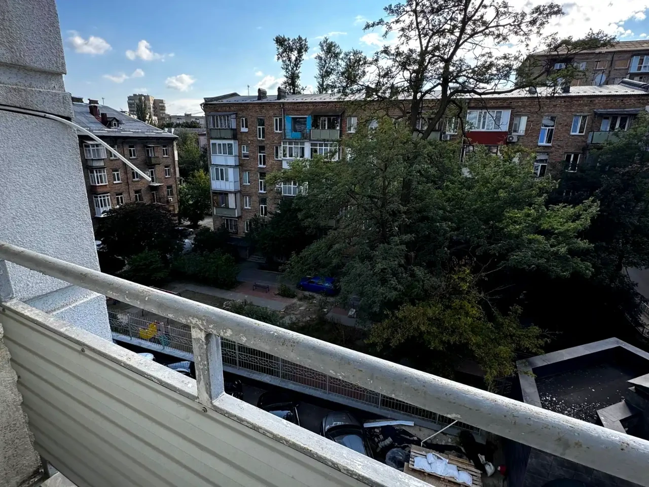 Rent 2-bedroom apartment 70 sq m on the 4th floor