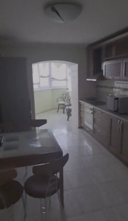 Оренда 3-кімнатної квартири 92 м², Урлівська вул., 12