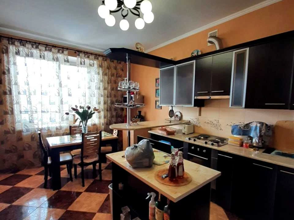 Квартира. Одеса, улица Добровольцев
