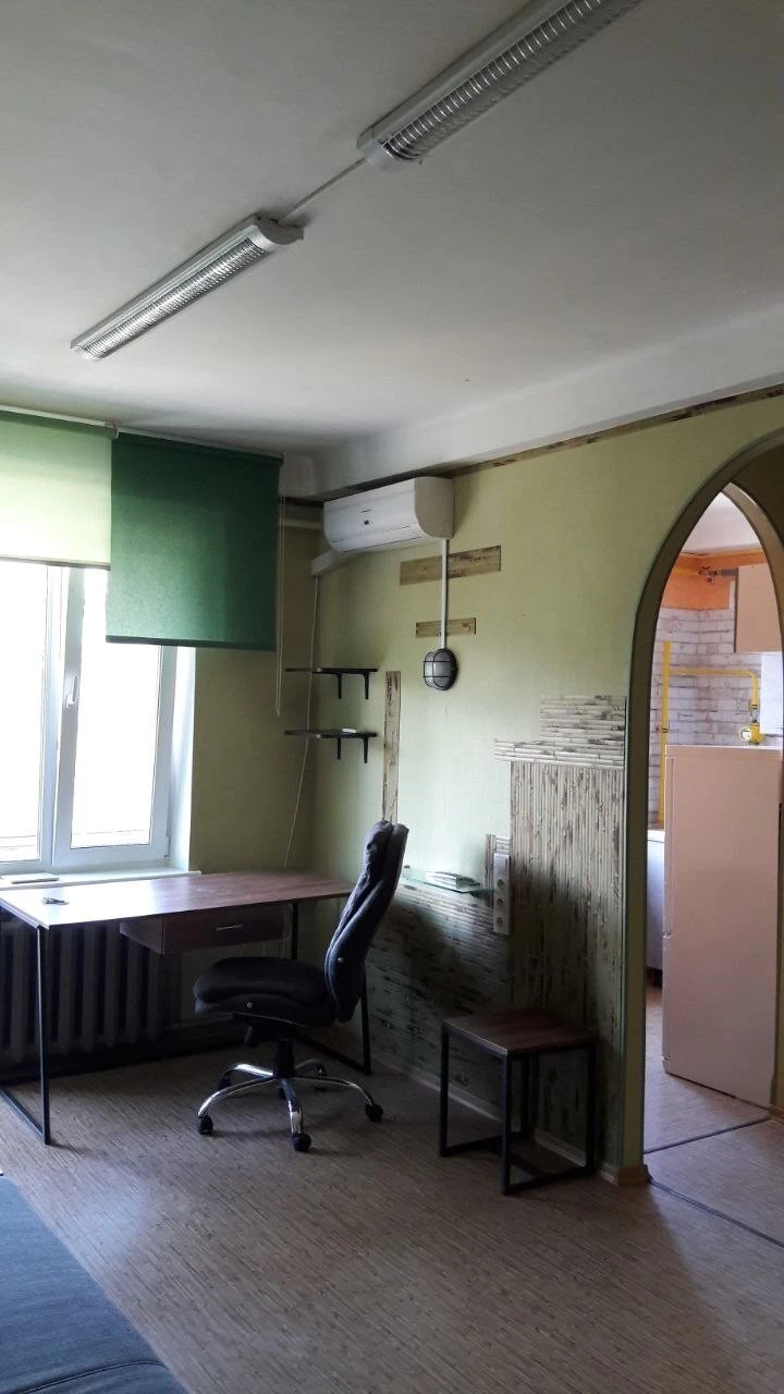 Rent 1-bedroom apartment 29 sq m, Maryia Pryimachchenko Blvd., 4