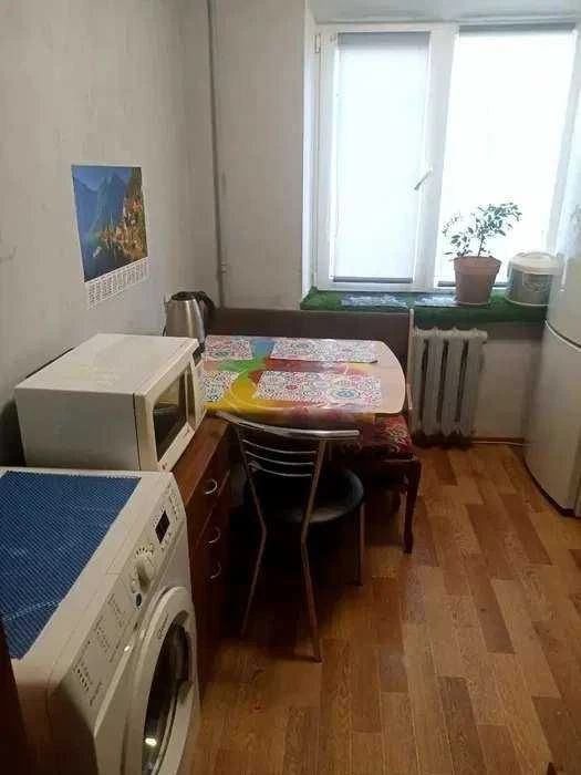 3х комнатная квартира с ремонтом на Дарницкой площади