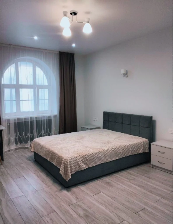 Sale of a 1-room apartment on Kozelniczka Street.