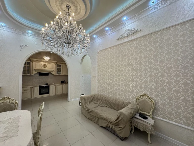 For sale, luxurious 3-bedroom apartment 86 m² | Ceilings 4 m